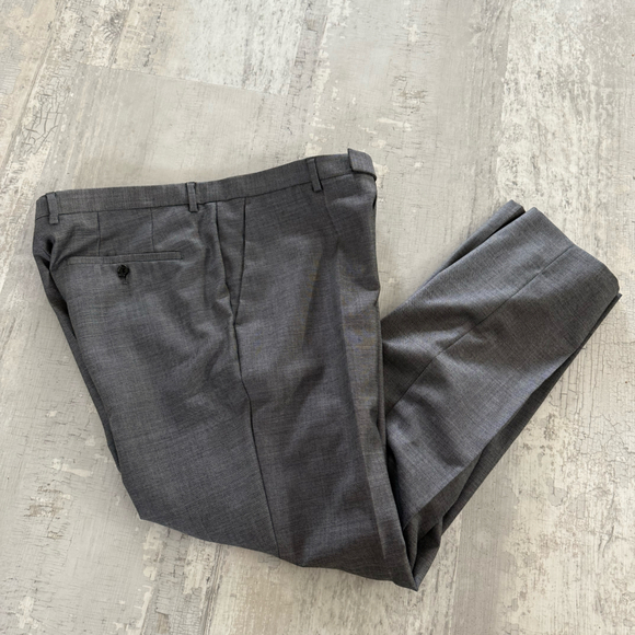 Hugo Boss Mens gray 100% Virgin Wool Slim Fit Dress Pants 36R Sharp - Picture 1 of 5